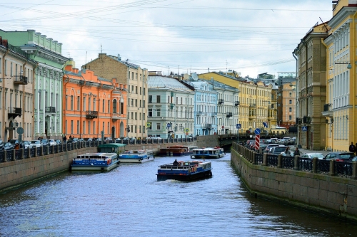 В Санкт-Петербурге в ночь с 10 на 11 апреля официально начинается навигация.