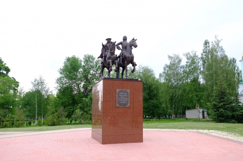 Памятник Петру и Меншикову