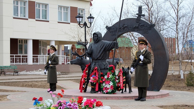 Памятник подвигу участников оленно-транспортных батальонов в годы Великой Отечественной войны