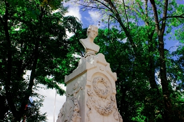 Памятник поэту  Алексею Кольцову (Кольцовский сквер)