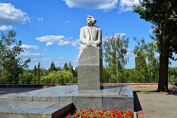Памятник С.Н. Сергееву-Ценскому